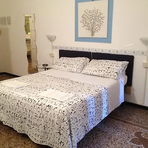 https://albergo-novecento.hotelitalianriviera.com