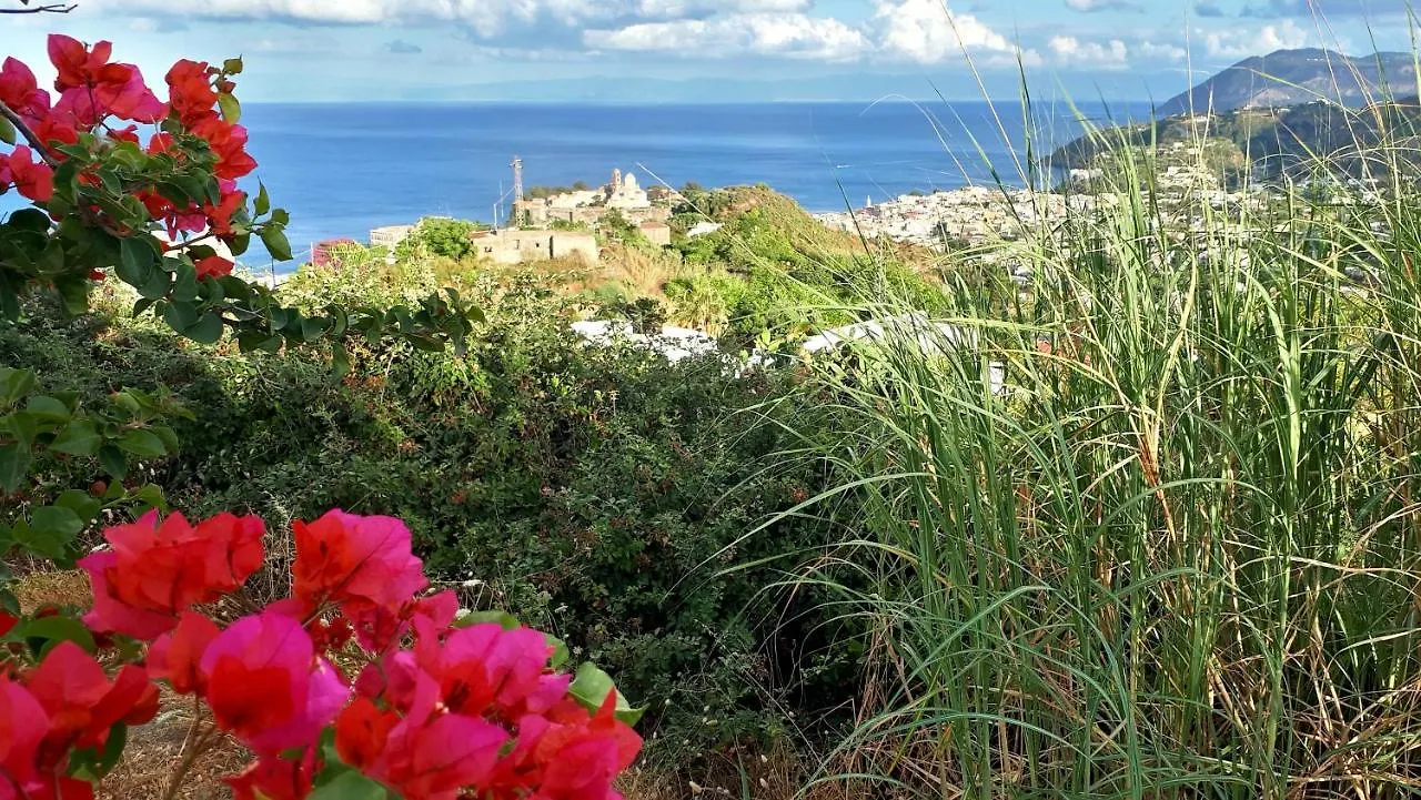 Bed and Breakfast Casa Tra Cielo E Mare Città di Lipari Bed & Breakfast