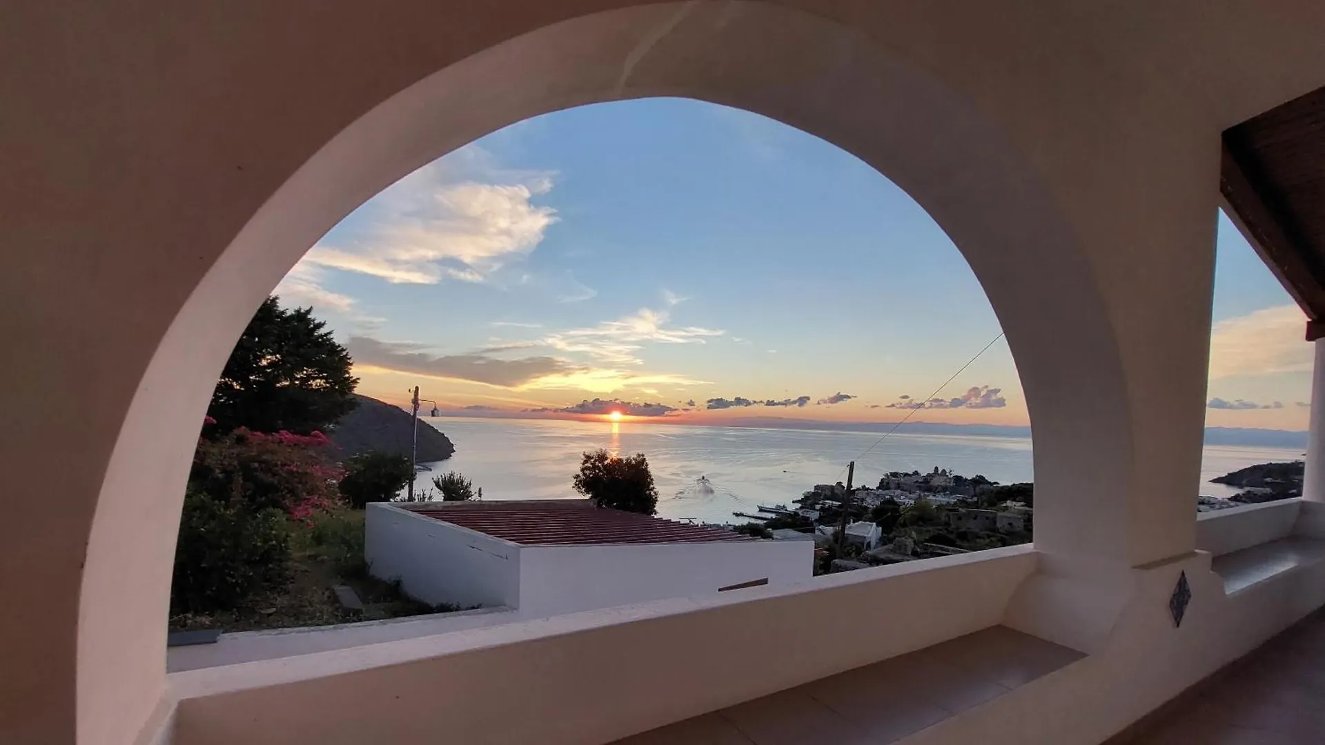 Bed and Breakfast Casa Tra Cielo E Mare Città di Lipari 0*,